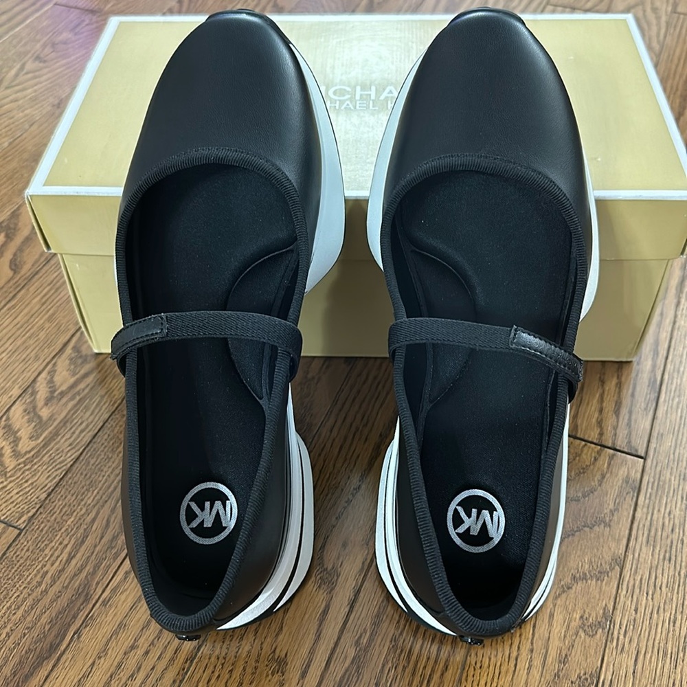 Mk Ari Ballet size 8